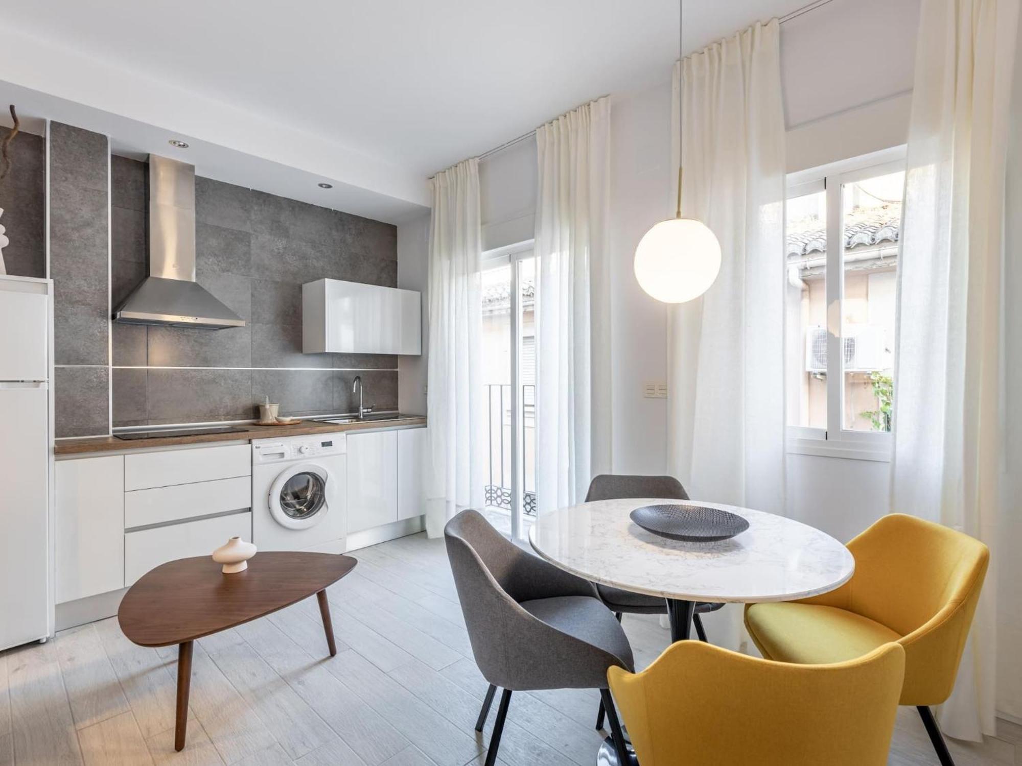 Central Stylish And Elegant 1 & 2 Bedroom Apartments I Granada Eksteriør bilde